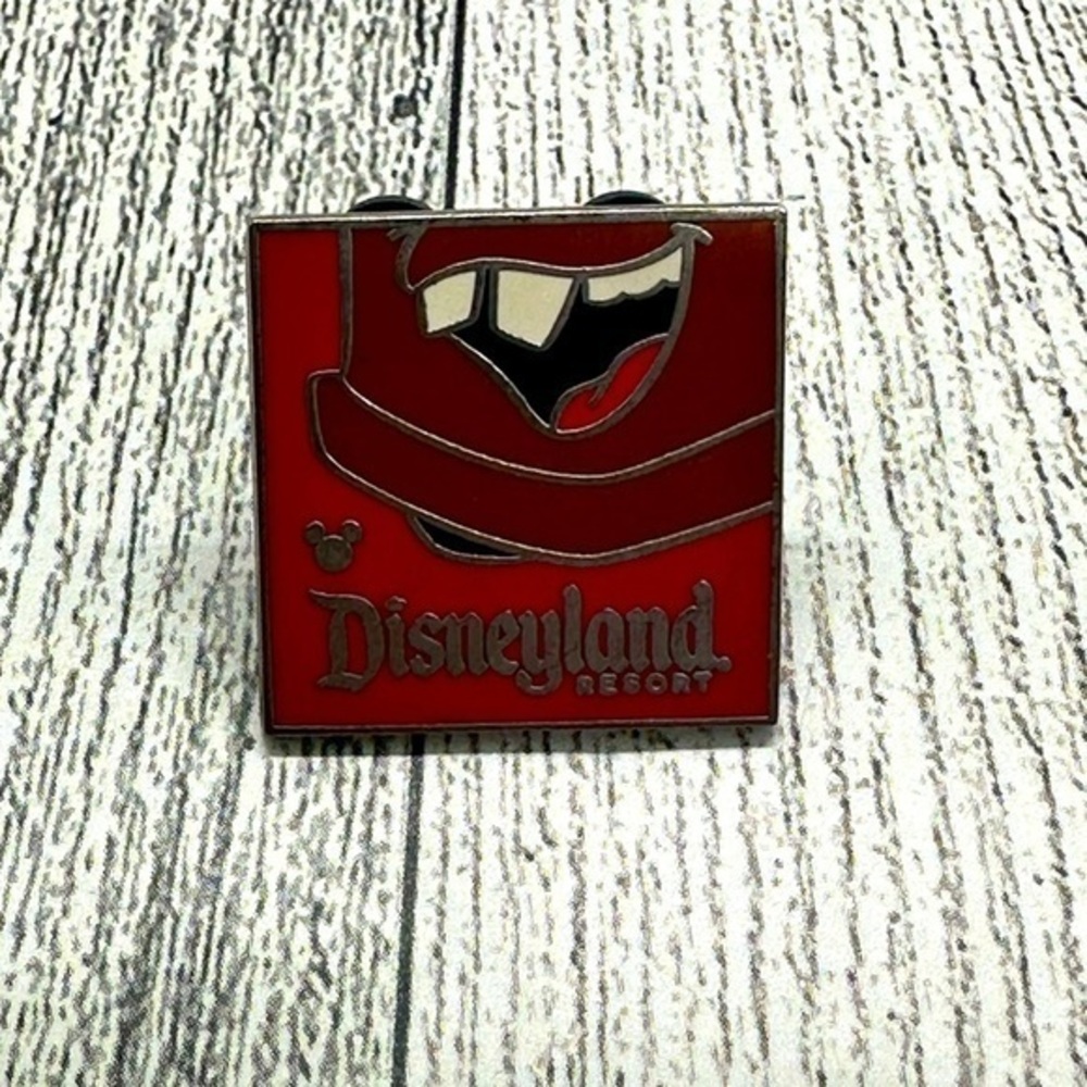 Limited Edition, Hidden‎ Mickey, Mater Pin​ 📦